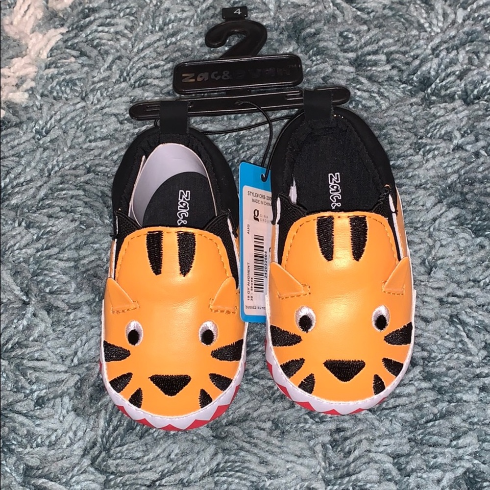 NWT Zac & Evan Tiger Shoes - Size 4